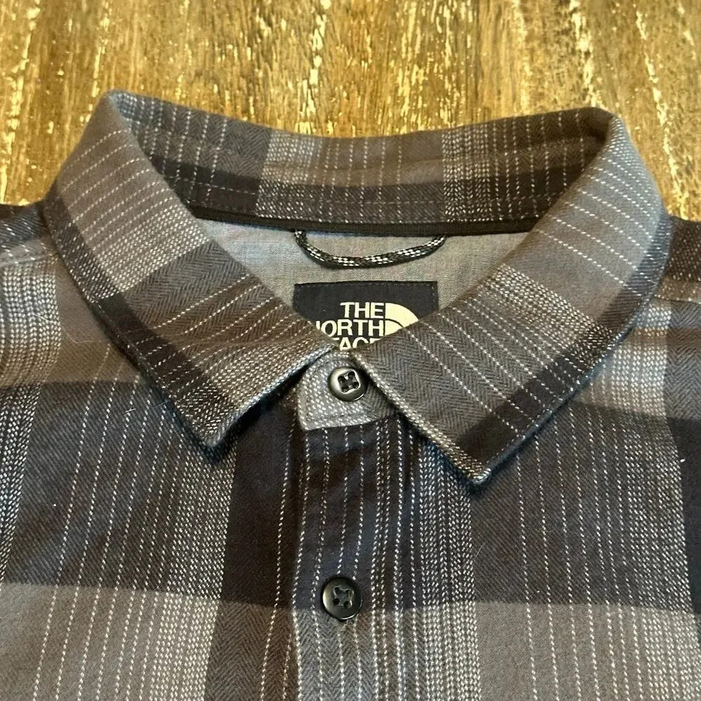 The North Face Long Sleeve Button Down Paid Flannel Shirt Gray Black Mens Size L